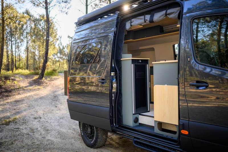 Aménagement sur mesure haut de gamme Mercedes-Benz Sprinter 4x4 Dili26