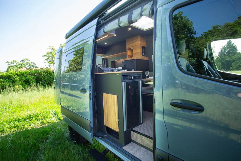 Aménagement sur mesure haut de gamme Mercedes-Benz Sprinter 4x4 Dili24