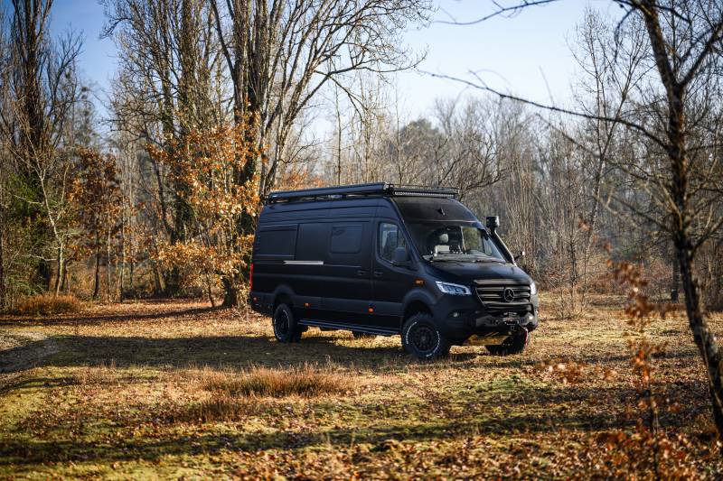 Dili29 : Aménagement d'un Sprinter 4x4 long pour voyager en Afrique à 2