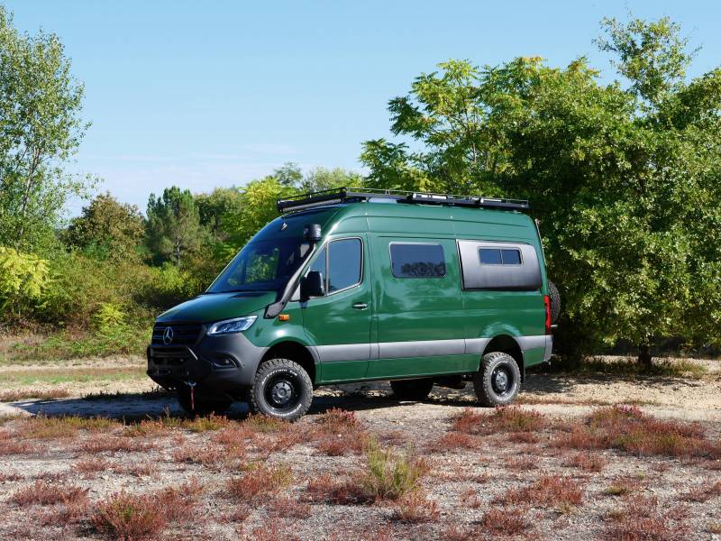 Sprinter 4x4 vert équipement tout terrain extensions latérales