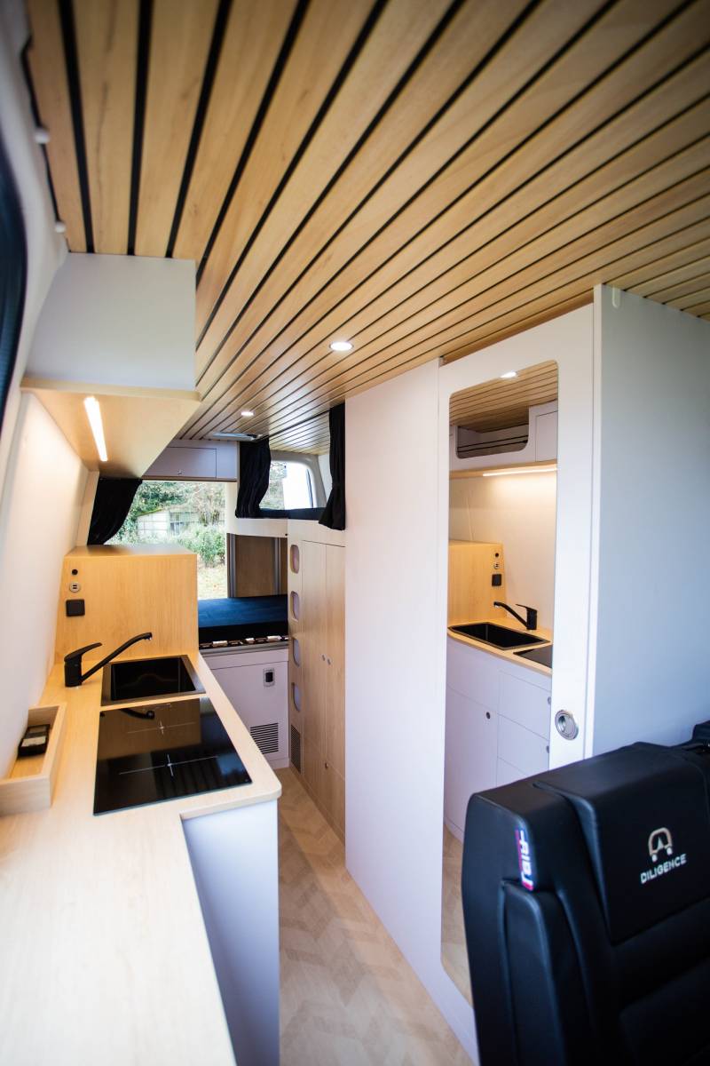 Aménagement sprinter 4x4 pour une famille de 4 personnes pour traverser l'Amérique